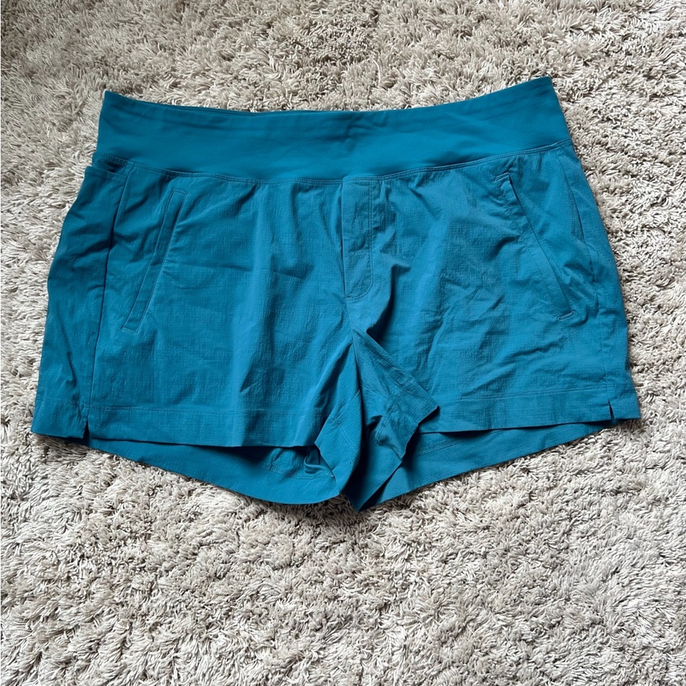 Athleta Turquoise Trekkie North Shorts 18 EUC